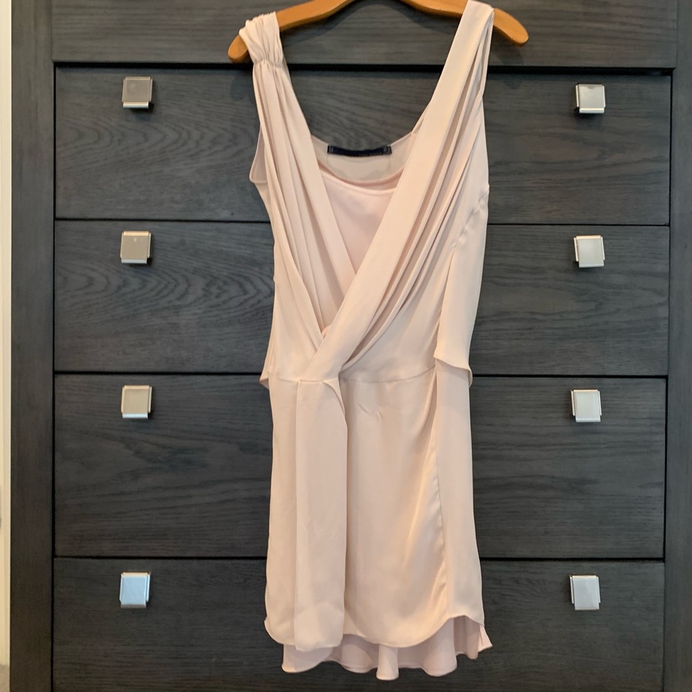 BCBGMaxAzria Beautiful Draped Silky Dress💕